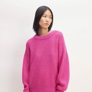 Everlane The Cocoon Crew in Alpaca Pink Base - Size M